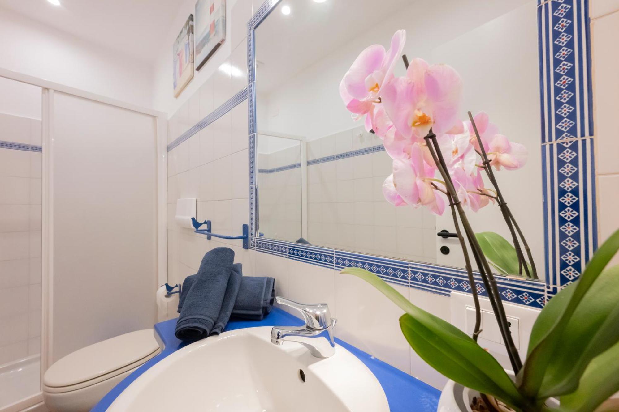 46 Santa Marta Apartment Lecco Exterior photo